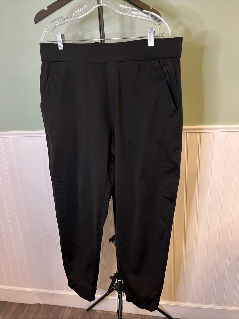 32 Degrees Heat Black Pull-On Joggers with Cuffed Ankles. Size L
